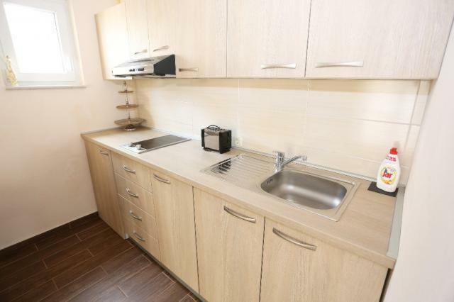 Apartmani Lili Sukošan Zewnętrze zdjęcie