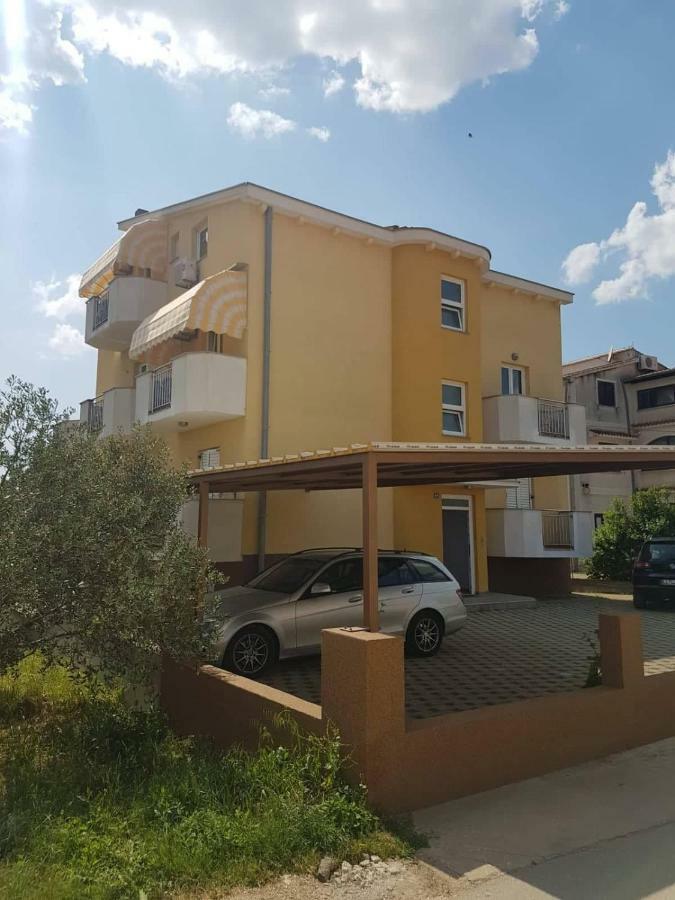 Apartmani Lili Sukošan Zewnętrze zdjęcie