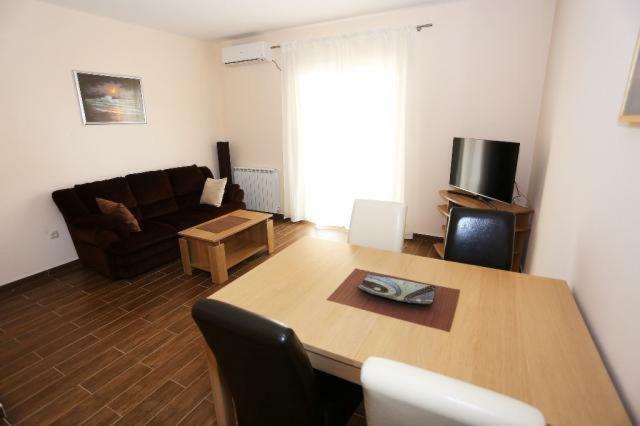 Apartmani Lili Sukošan Zewnętrze zdjęcie