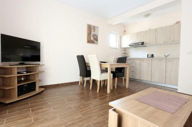 Apartmani Lili Sukošan Zewnętrze zdjęcie