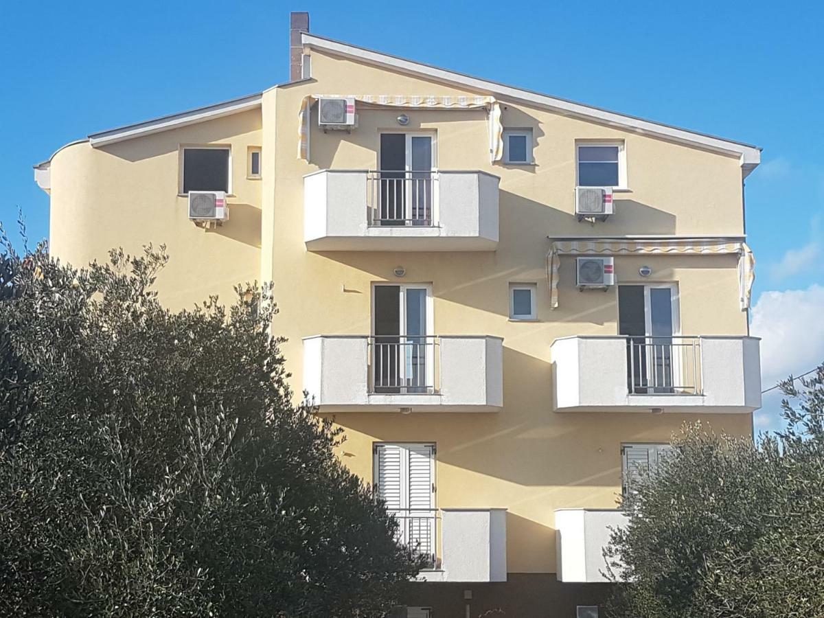 Apartmani Lili Sukošan Zewnętrze zdjęcie