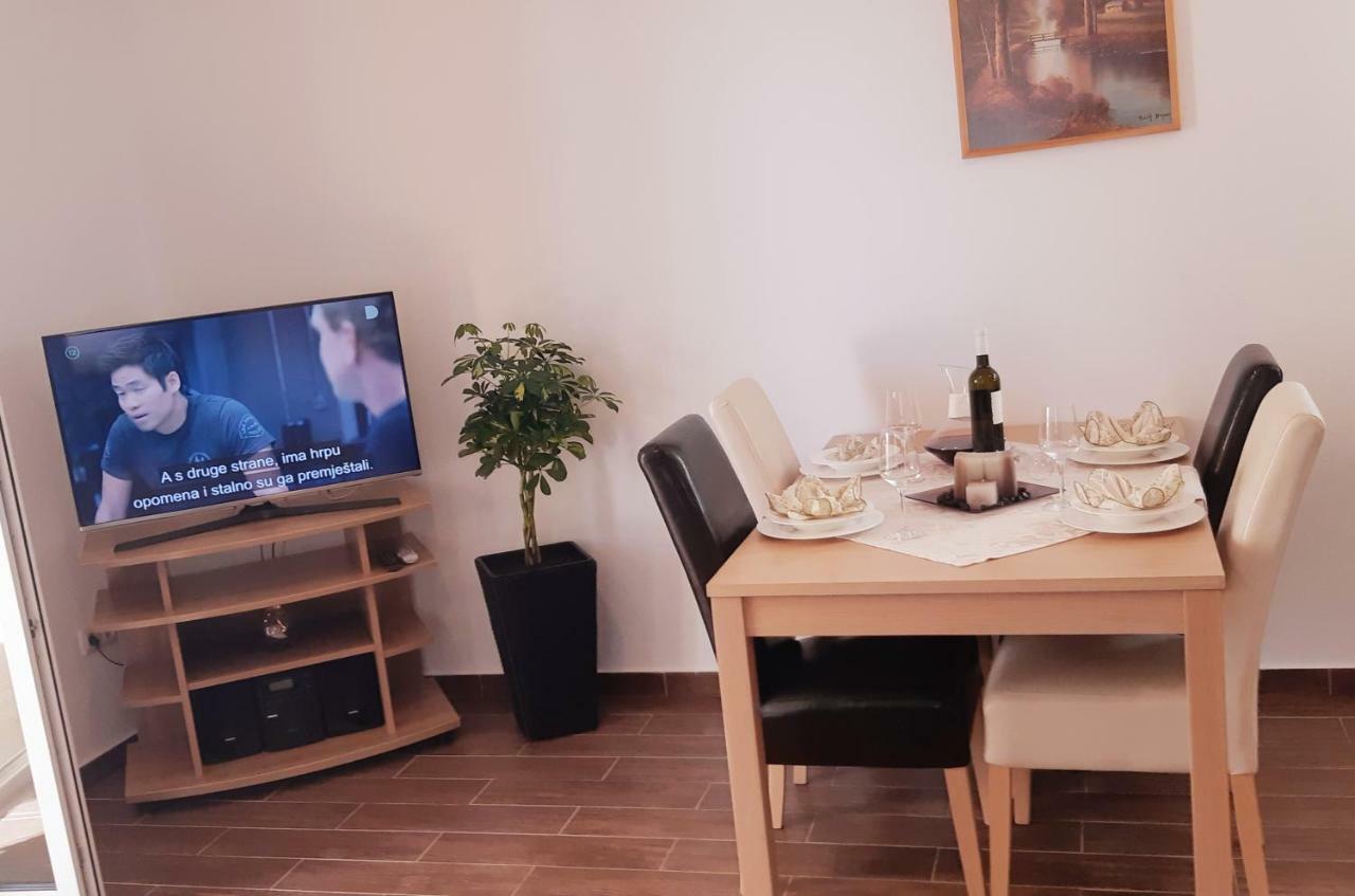 Apartmani Lili Sukošan Zewnętrze zdjęcie