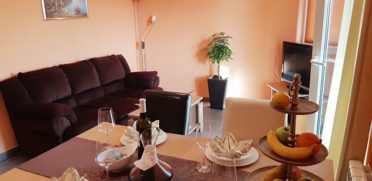Apartmani Lili Sukošan Zewnętrze zdjęcie
