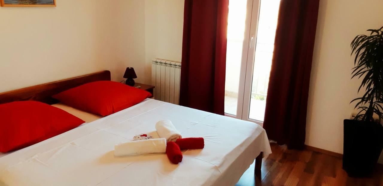 Apartmani Lili Sukošan Zewnętrze zdjęcie