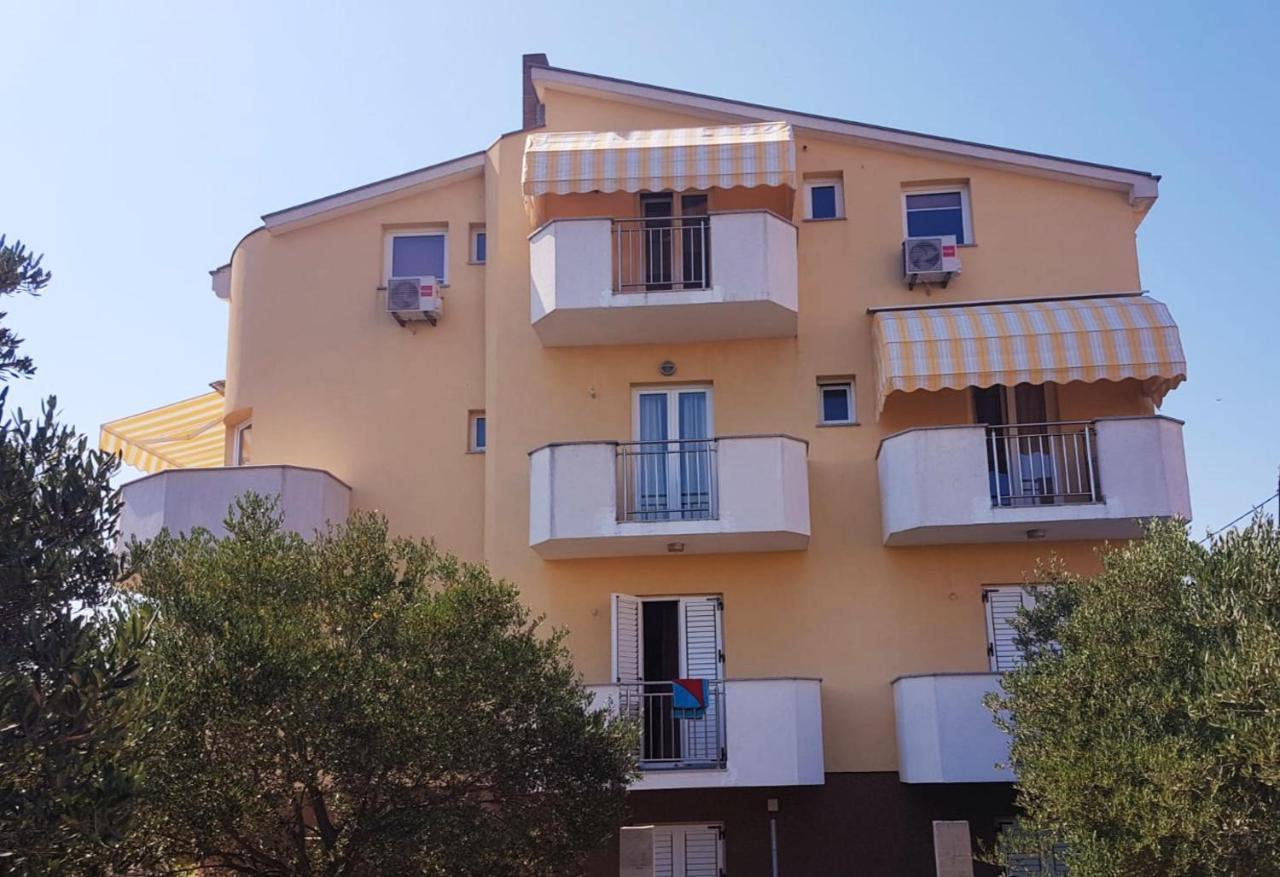 Apartmani Lili Sukošan Zewnętrze zdjęcie