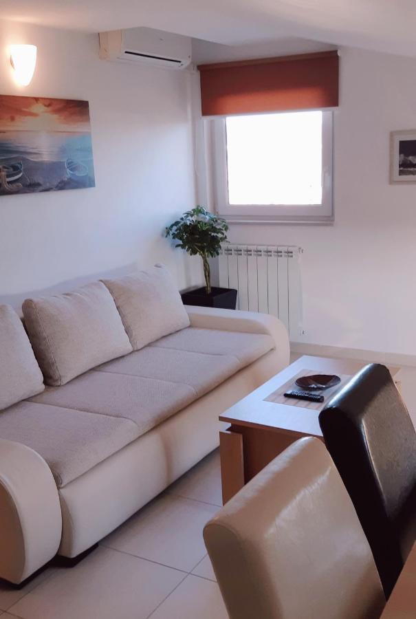 Apartmani Lili Sukošan Zewnętrze zdjęcie